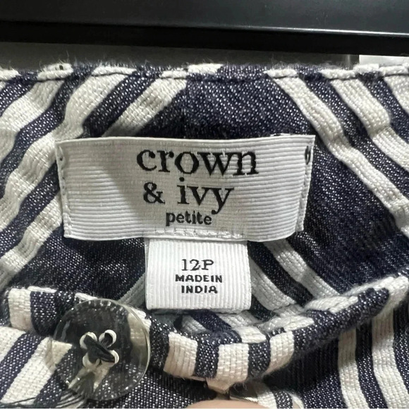 NWT Crown & Ivy Blue and White Striped Scalloped Shorts Size 12p - Picture 4 of 4